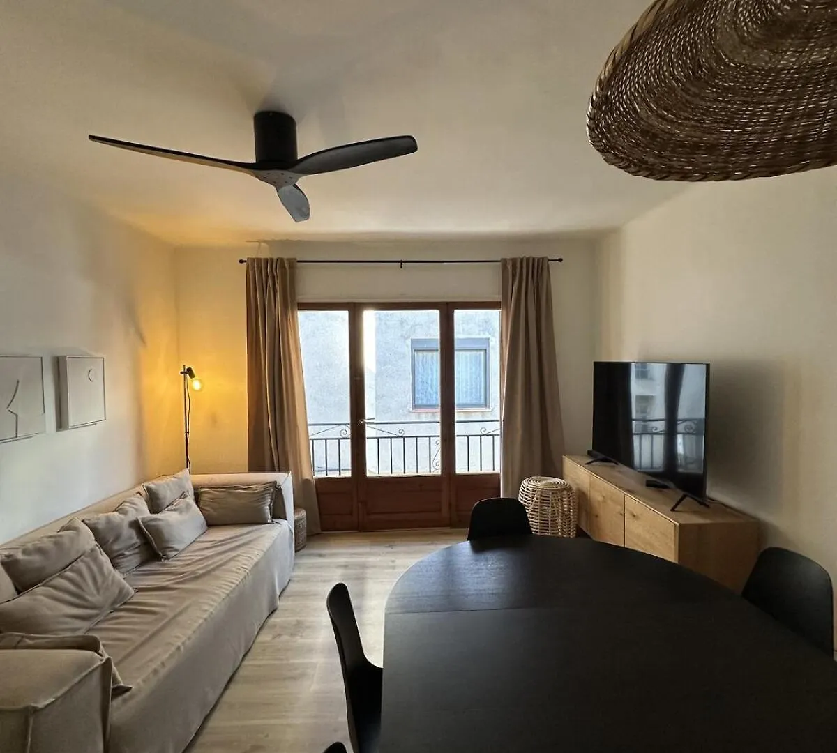 Charming House In The Center Of Roses Villa Holiday home